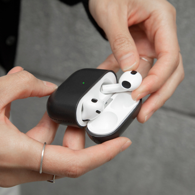 Apple AirPods 3.Nesil Kılıf M-Safe Şarj Özellikli Native Union Hakiki Nappa Derisi Klasik Kapak - 8