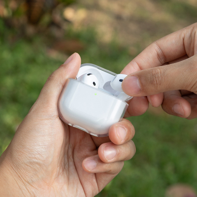 Apple AirPods 4 Kılıf Qi M-Safe Şarj Özellikli Native Union RE Clear Serisi Silikon Kapak - 8