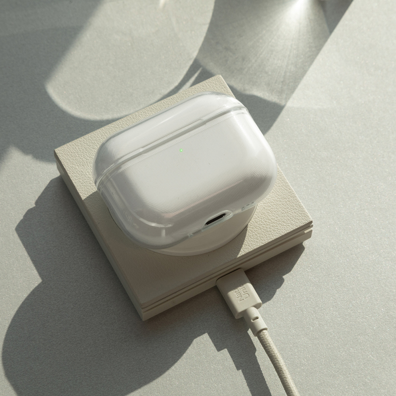 Apple AirPods Pro 3 Kılıf Qi M-Safe Şarj Özellikli Native Union Clear Serisi Silikon Kapak - 9
