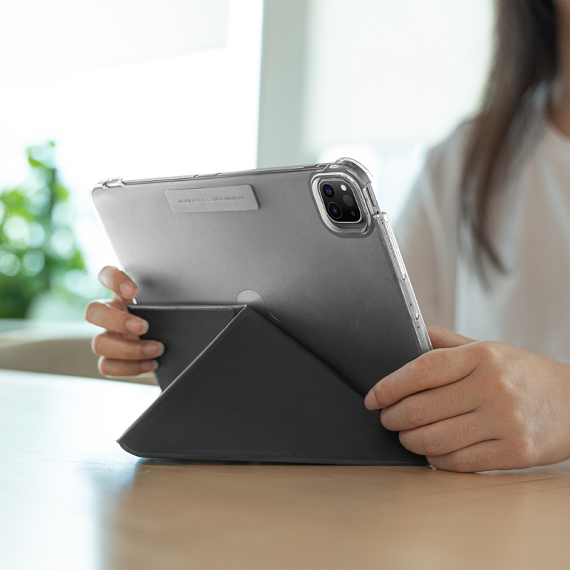Apple iPad Pro 13 2025 M5 Raptic Clear Folio Airbagli Şeffaf Kapaklı Katlanabilir Standlı Kılıf - 13