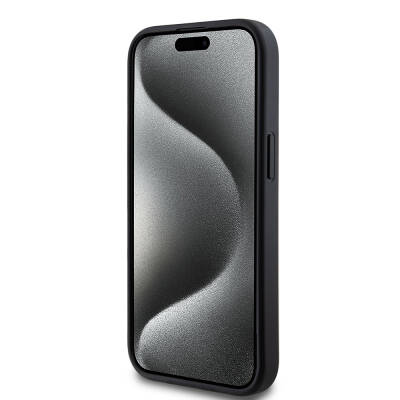 Apple iPhone 15 Kılıf Guess Magsafe Şarj Özellikli PU Deri Desenli Metal Plaka Logolu Kapak - 4