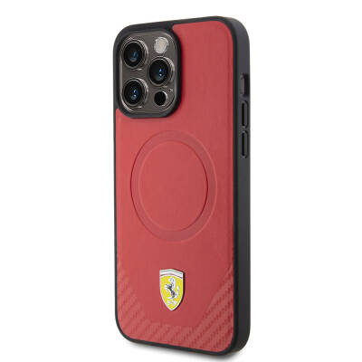 Apple iPhone 15 Pro Kılıf Ferrari Orjinal Lisanslı Magsafe Şarj Özellikli Metal Logolu PU Karbon Kapak - 10
