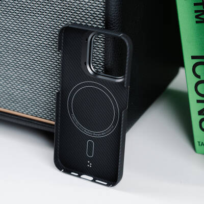 Apple iPhone 15 Pro Kılıf M-safe Şarj Özellikli 600D Zore Krek Karbon Standlı Kapak - 10