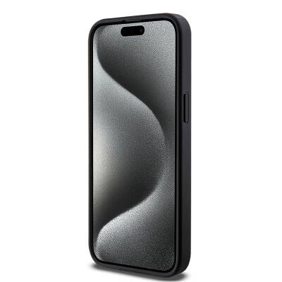 Apple iPhone 15 Pro Max Kılıf Guess Magsafe Şarj Özellikli PU Deri Desenli Metal Plaka Logolu Kapak - 4