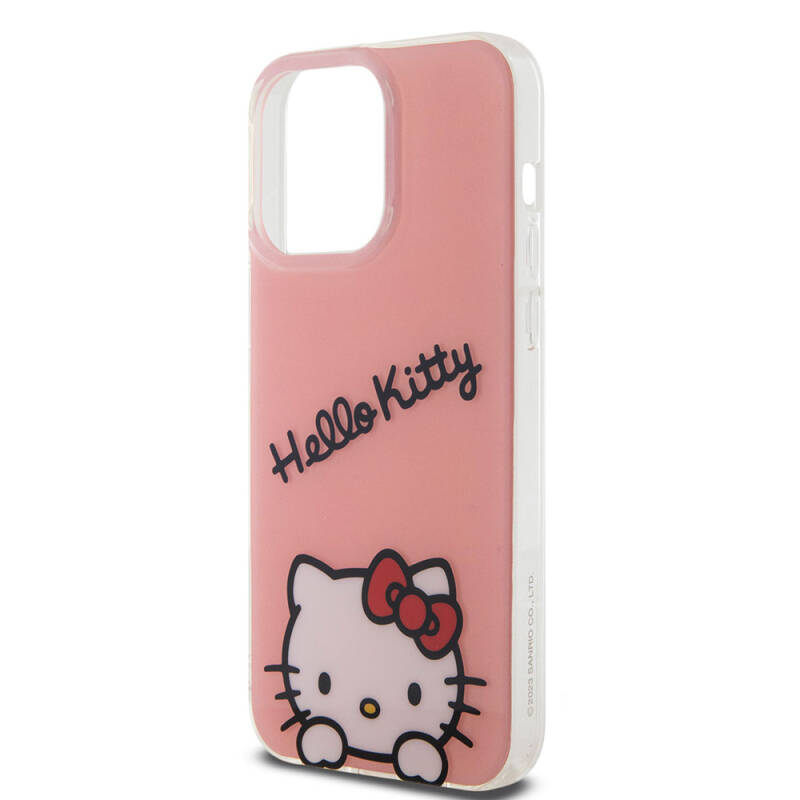 Apple iPhone 15 Pro Max Kılıf Hello Kitty Orjinal Lisanslı Askılı Yazı ve İkonik Logolu Daydreaming Kapak - 6