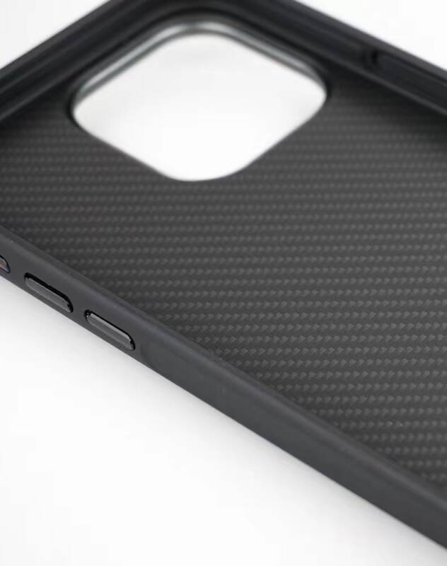 Apple iPhone 15 Pro Max Kılıf Magsafe Şarj Özellikli Karbon Fiber Görünümlü Zore Troy Kapak - 8