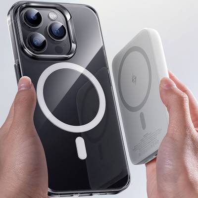 Apple iPhone 15 Pro Max Kılıf Magsafe Şarj Özellikli Benks ​​​​​​Crystal Serisi Şeffaf Kapak - Thumbnail