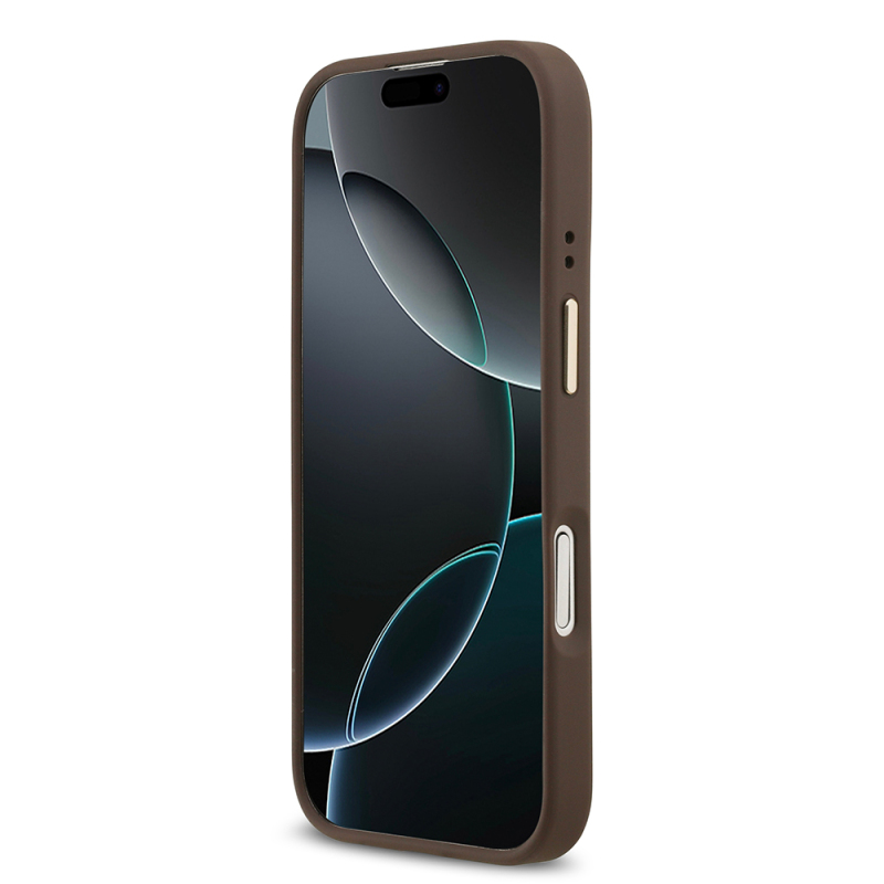 Apple iPhone 17 Kılıf Guess Orjinal Lisanslı M-safe Şarj Özellikli Gold Metal Kamera Çerçeveli PU Deri 4G Desenli Yazı Logolu Kapak - 13