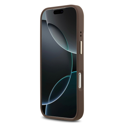 Apple iPhone 17 Pro Kılıf Guess Orjinal Lisanslı M-safe Şarj Özellikli Gold Metal Kamera Çerçeveli PU Deri 4G Desenli Yazı Logolu Kapak - 13