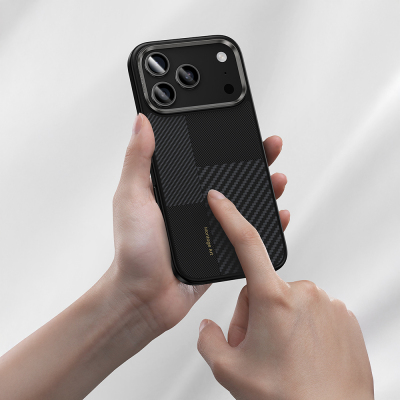 Apple iPhone 17 Pro Kılıf M-safe Şarj Özellikli Karbon Fiber Benks Montage Hybrid ArmorPro Kevlar Kapak - 7
