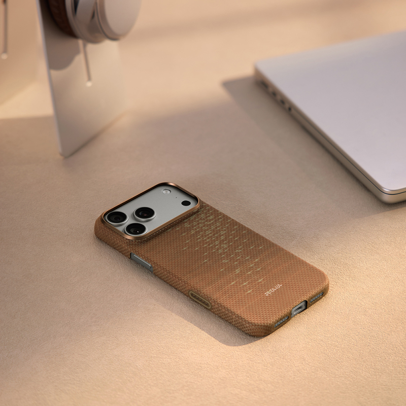 Apple iPhone 17 Pro Max Kılıf M-safe Şarj Özellikli Aramid Fiber Pitaka Glints of Gold Ultra Slim Serisi Kapak - 23