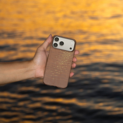 Apple iPhone 17 Pro Max Kılıf M-safe Şarj Özellikli Aramid Fiber Pitaka Glints of Gold Ultra Slim Serisi Kapak - 24