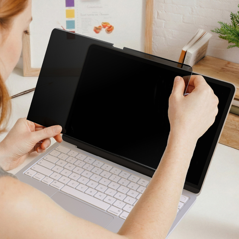 Apple Macbook Neo 13' A3404 Amazingthing Radix MagPrivacy Serisi Magnetik Hayalet Ekran Koruyucu - 9