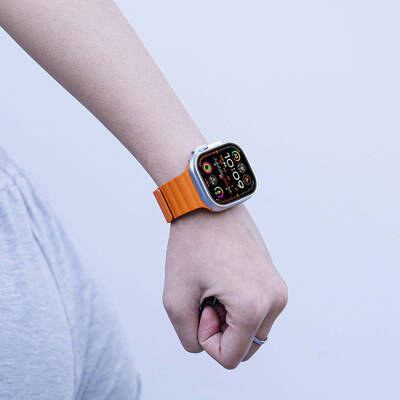 Apple Watch 7 41mm Kordon Youngkit Classical Magnetik Tak Çıkar Silikon Strap Kayış - 2