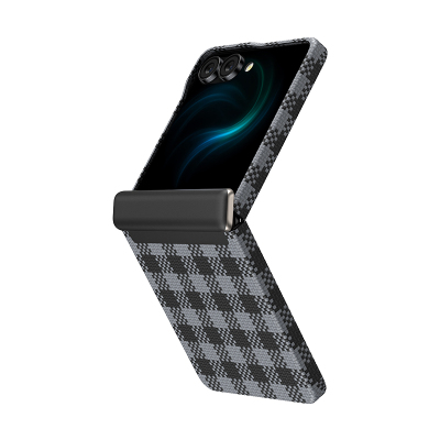 Galaxy Z Flip 7 Kılıf M-safe Şarj Özellikli Ekose Tasarımlı Benks ArmorAir ArmorVichy Kevlar Kapak - 4