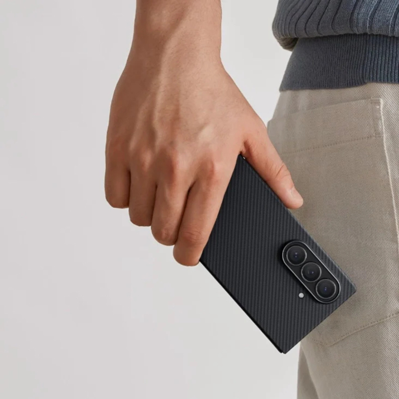 Galaxy Z Fold 7 Kılıf M-safe Şarj Özellikli 600D Aramid Fiber Pitaka Ultra-Slim Classic Serisi Black-Grey Twill Kapak - 12