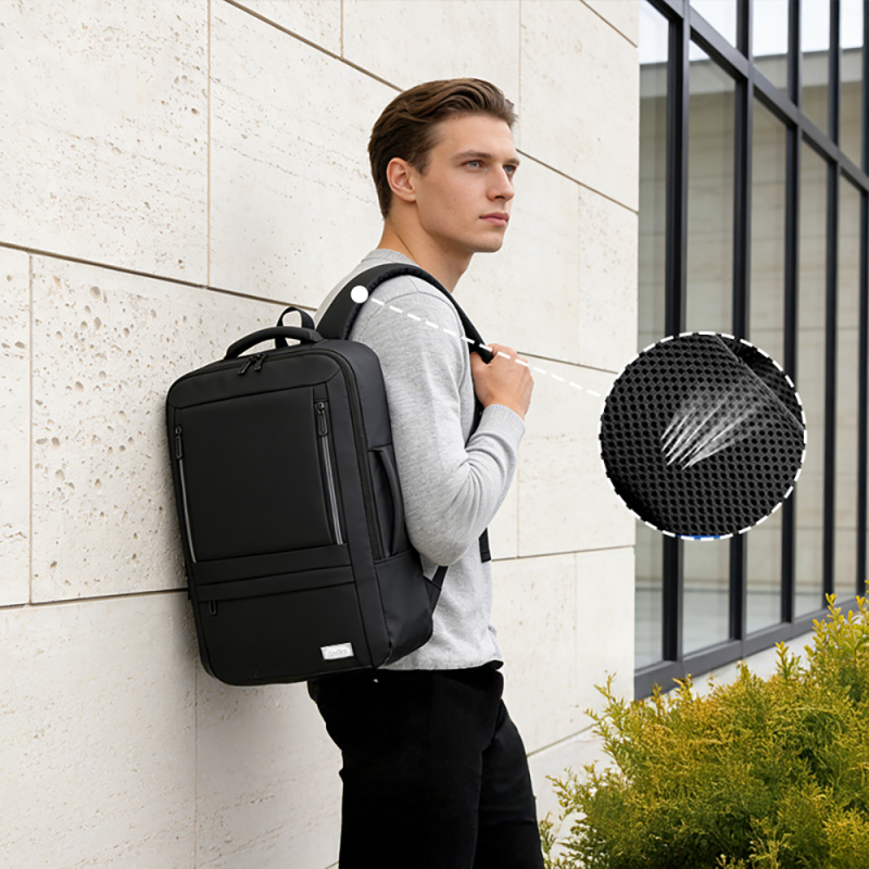 Go Des GD-6003 Breathable Fabric Shock Absorbing Laptop and Notebook Backpack with Shoulder Straps - 1