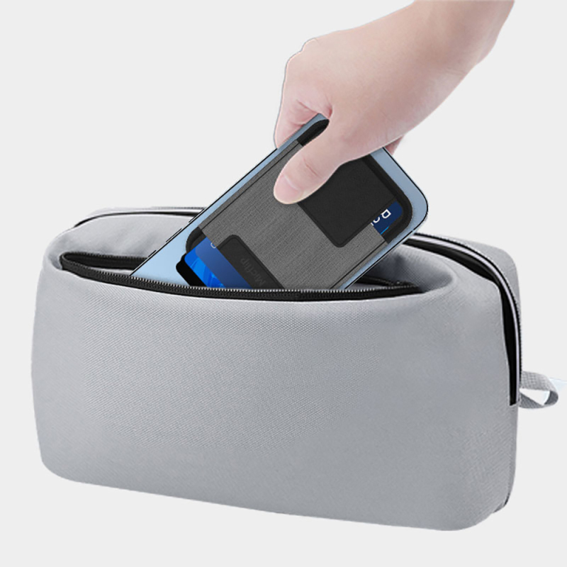 Micflip P065 Ultra İnce Tasarım iOS Cihazlara Özel FindMy Özellikli Magnetik Standlı Kartlık - 4