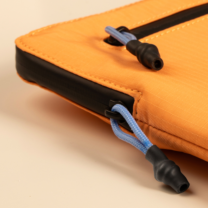 Native Union Ultralight Sleeve Series Waterproof Ripstop Fabric 16-inch Macbook Case - 13