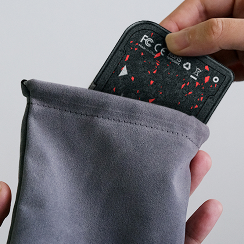 Skinarma Vektor Kablosuz ve PD Hızlı Şarj Özellikli Metal Standlı Taşınabilir Powerbank 15W 5000mAh - 16