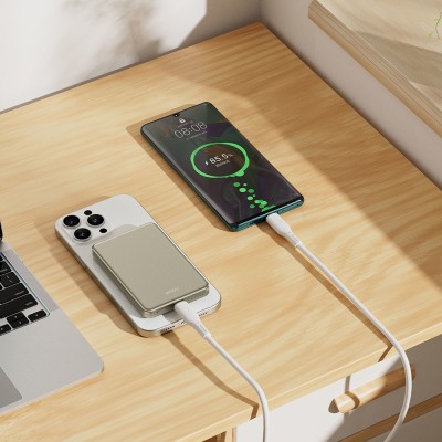 Wiwu P15 LED Işık Göstergeli Ultra İnce PD 20W Kablosuz Powerbank 5000mAh 15W - 8