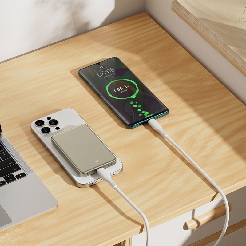 Wiwu P15 LED Işık Göstergeli Ultra İnce PD 20W Kablosuz Powerbank 5000mAh 15W - 8